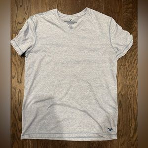 Men’s American Eagle v neck T-shirt medium light blue